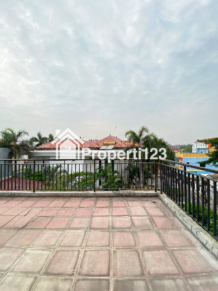 Dijual Mini Gedung Hoek di Duren Sawit Jakarta Timur - 4