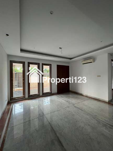 Dijual Rumah di Taman Villa Meruya, Meruya Selatan, Kembangan, Jakarta Barat - 4