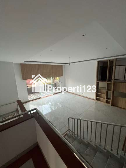 Dijual Rumah di Taman Villa Meruya, Meruya Selatan, Kembangan, Jakarta Barat - 3