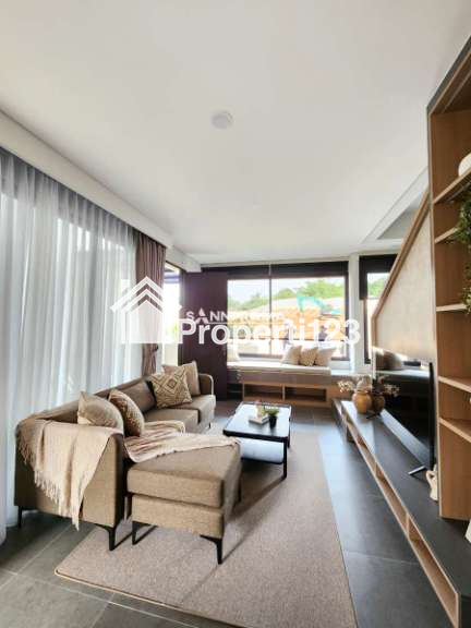 Rumah minimalis 2 lantai desain modern di Serpong Tangerang Selatan - 2