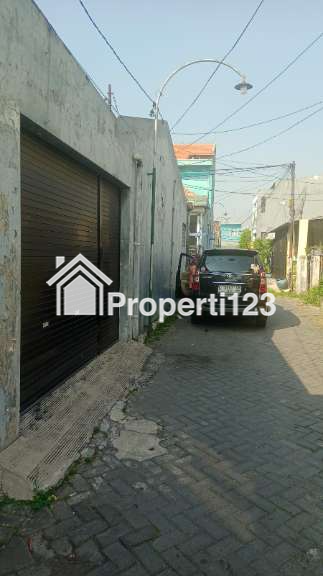 Rumah Hook pojok hadap selatan Surabaya Barat SHM - 7