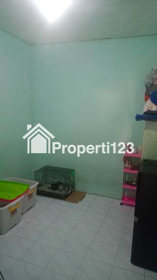 Rumah Hook pojok hadap selatan Surabaya Barat SHM - 5
