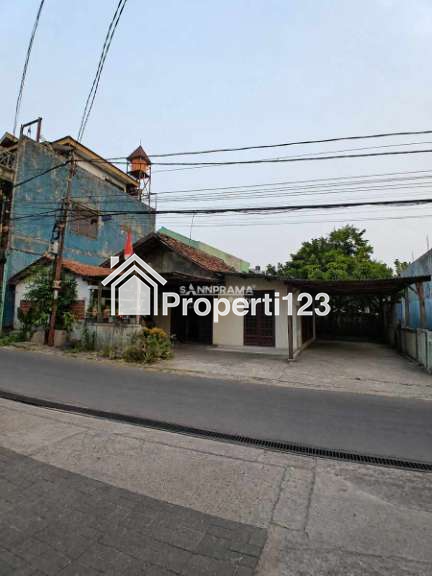 Rumah tua hitung tanah strategis di Kelapa Dua Tugu Cimanggis Depok - 1
