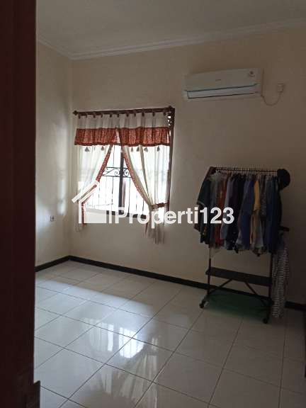 Rumah Semi furnished Lokasi Pondok tjandra Waru Sidoarjo - 8