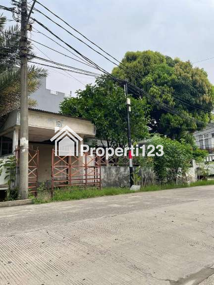 Dijual Cepat di bawah NJOP Rumah Tua di Jl. Kelapa Hibrida, Kelapa Gading, Jakarta Utara - 3