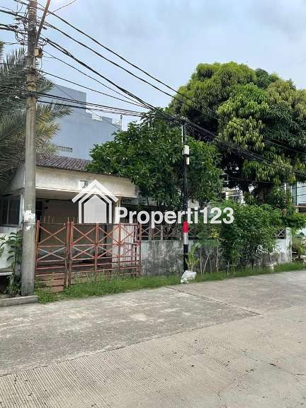 Dijual Cepat di bawah NJOP Rumah Tua di Jl. Kelapa Hibrida, Kelapa Gading, Jakarta Utara - 5