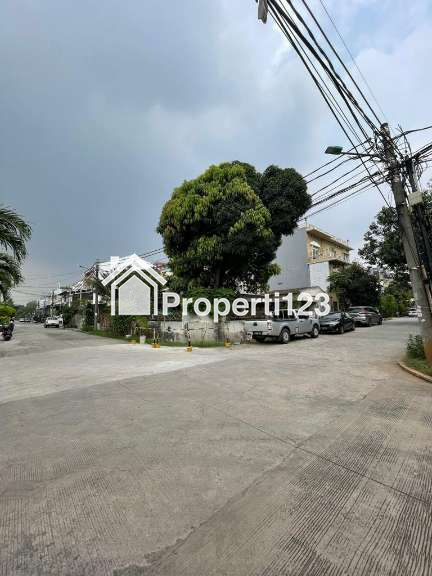 Dijual Cepat di bawah NJOP Rumah Tua di Jl. Kelapa Hibrida, Kelapa Gading, Jakarta Utara - 2