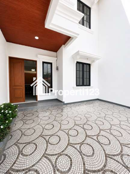Rumah American Classic Strategis Dekat Tol Pondok Gede Bekasi - 2