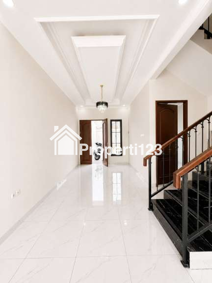 Dijual Rumah Pojok di Pondok Gede Bekasi Dekat Raya Jatimakmur - 2