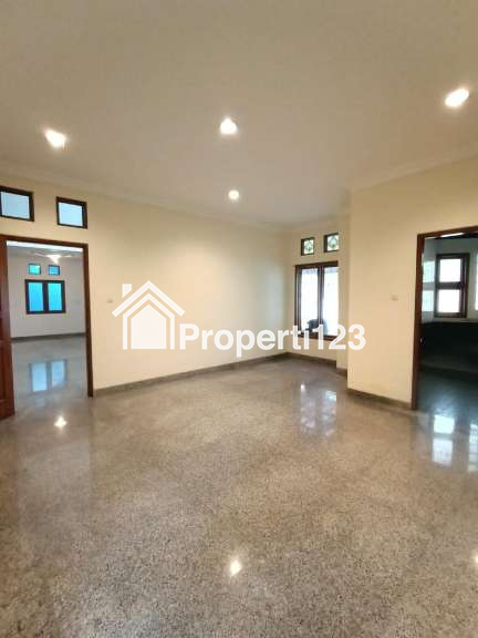 Dijual Rumah di Jalan Moh. Kahfi Raya, Jagakarsa, Jakarta Selatan - 8