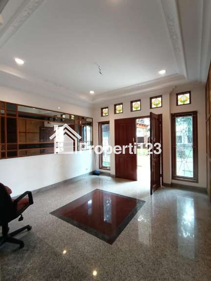 Dijual Rumah di Jalan Moh. Kahfi Raya, Jagakarsa, Jakarta Selatan - 2