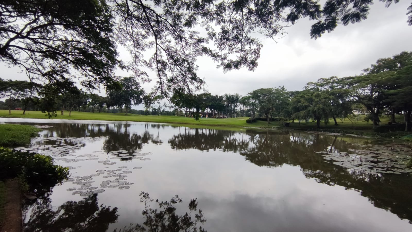 Dijual Rumah di Paradiso Golf Villas Jababeka - 2