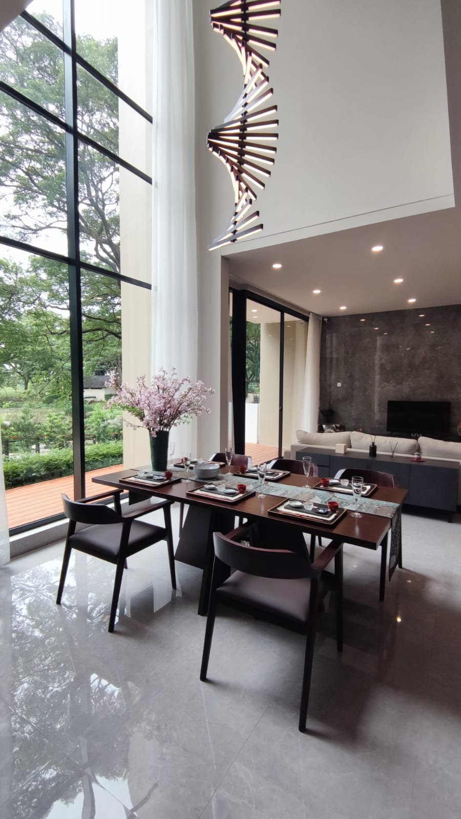 Dijual Rumah di Paradiso Golf Villas Jababeka - 7