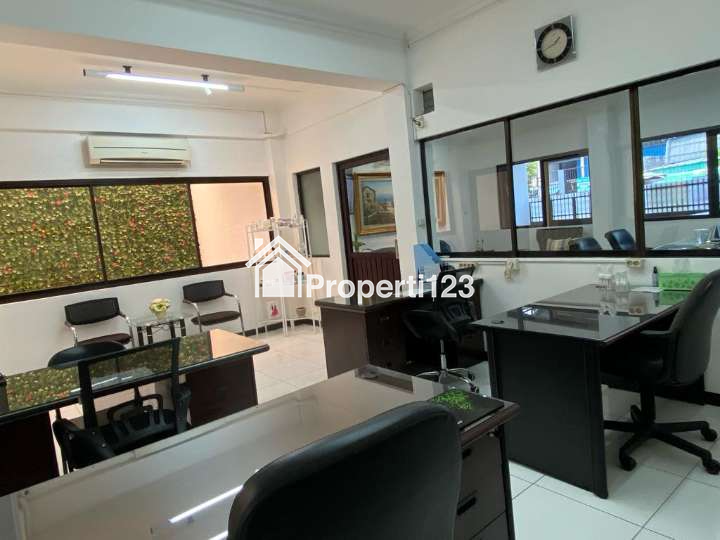 Turun Harga, Dijual Cepat Rumah di Jl. Kerajinan, Jakarta Barat - 5