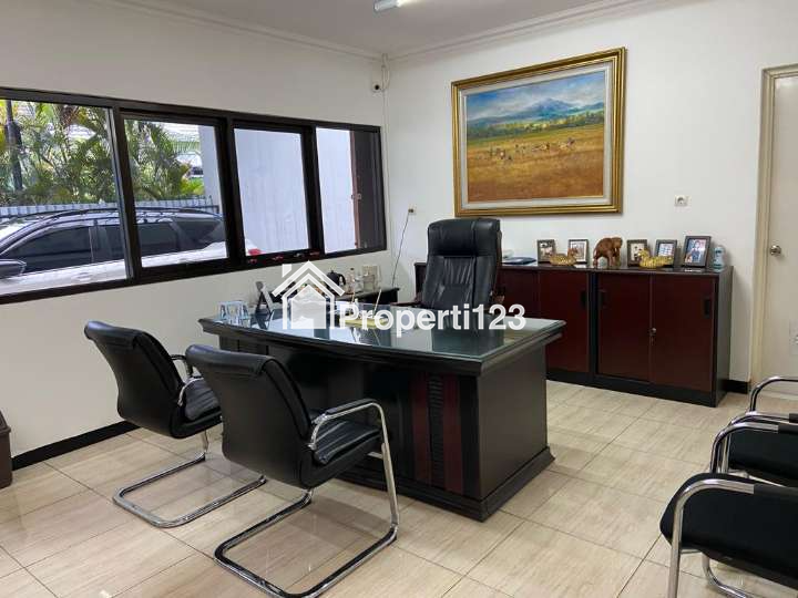 Turun Harga, Dijual Cepat Rumah di Jl. Kerajinan, Jakarta Barat - 2