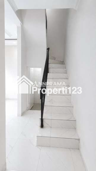 Rumah minimalis Classic Modern di Beji Depok - 8