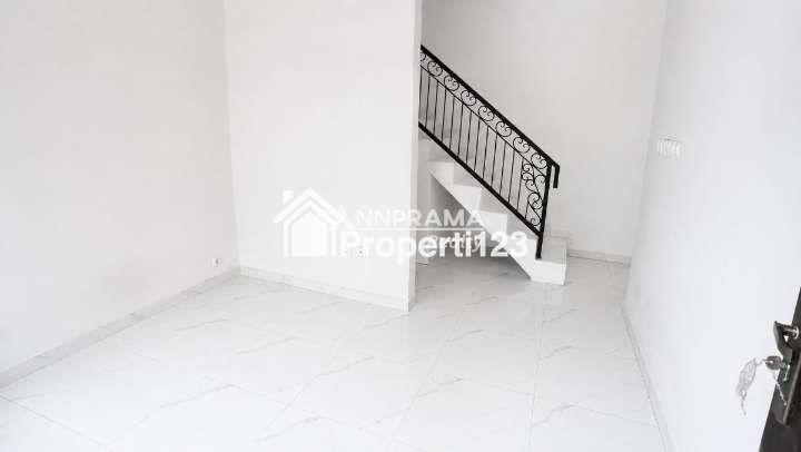 Rumah minimalis Classic Modern di Beji Depok - 5