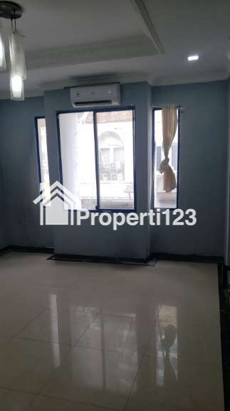 Turun Harga, Dijual Cepat Ruko di Taman Palem Lestari, Ruko Pelangi, Cengkareng, Jakarta Barat - 2
