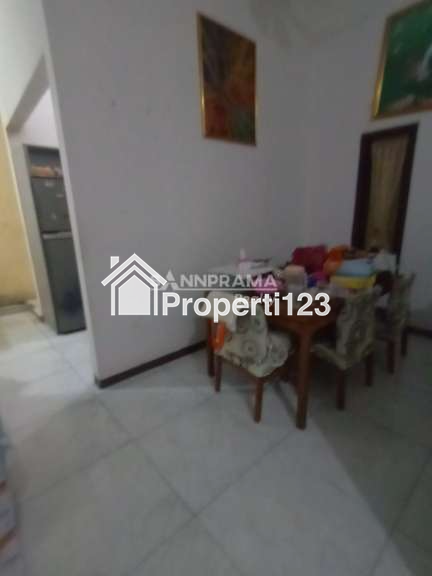 Rumah second 2 lantai murah untuk kosan diperumnas beji depok utara - 3