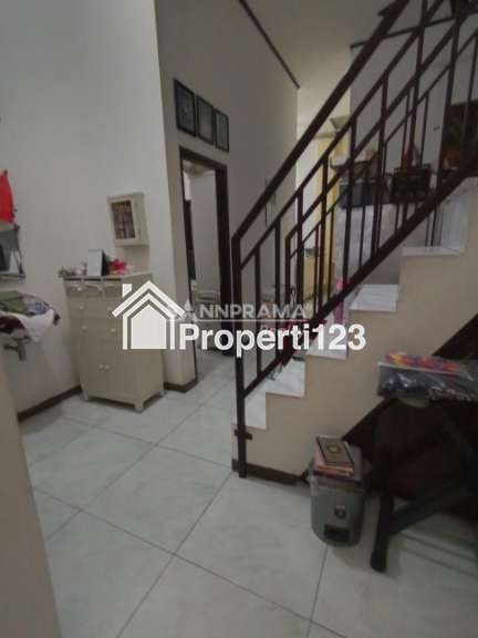 Rumah second 2 lantai murah untuk kosan diperumnas beji depok utara - 5