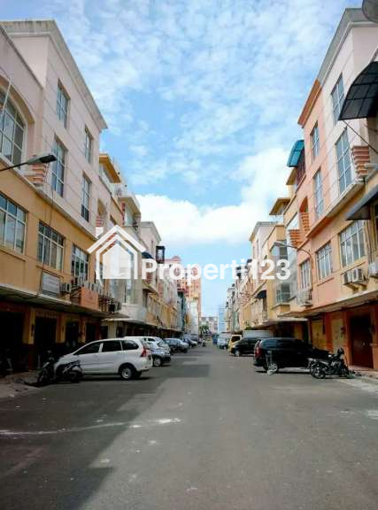 Dijual Ruko di Komplek Mutiara Taman Palem, Jln Raya Outer Ring Road, Cengkareng, Jakarta Barat - 2