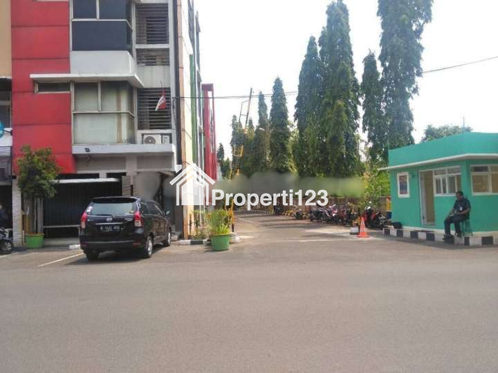 Dijual Ruko Plaza De Lumina di Taman Semanan Indah, Jakarta Barat - 1