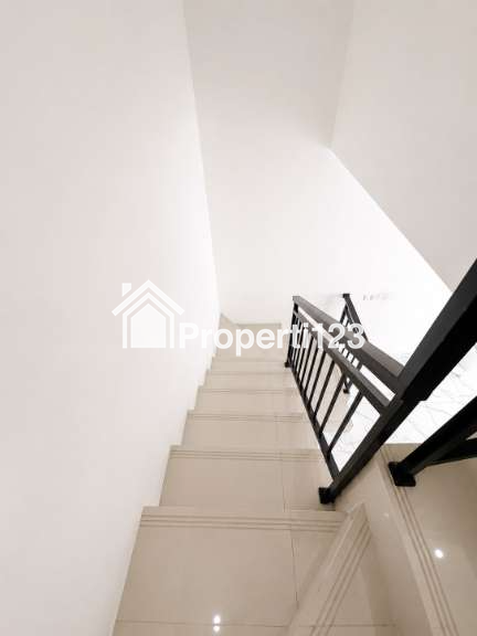 Dijual Rumah 2 Lantai di Pisangan Timur Pulo Gadung Jakarta Timur - 6