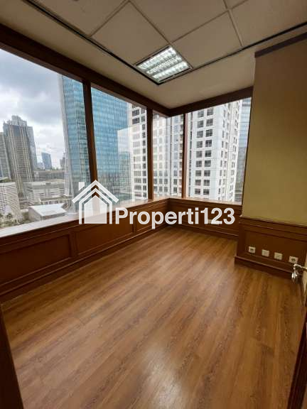 Disewakan Office Space di Menara Sudirman, Jln Jendral Sudirman Kav 60, Jakarta Selatan - 3