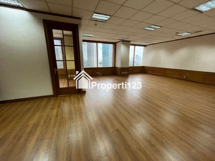 Disewakan Office Space di Menara Sudirman, Jln Jendral Sudirman Kav 60, Jakarta Selatan - 4