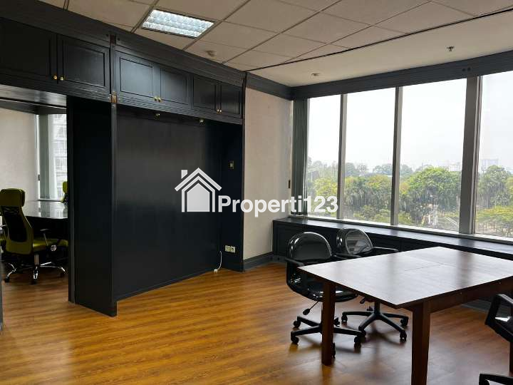 Disewakan Office Space di Menara Sudirman, Jln Jendral Sudirman Kav 60 Jakarta Selatan - 3