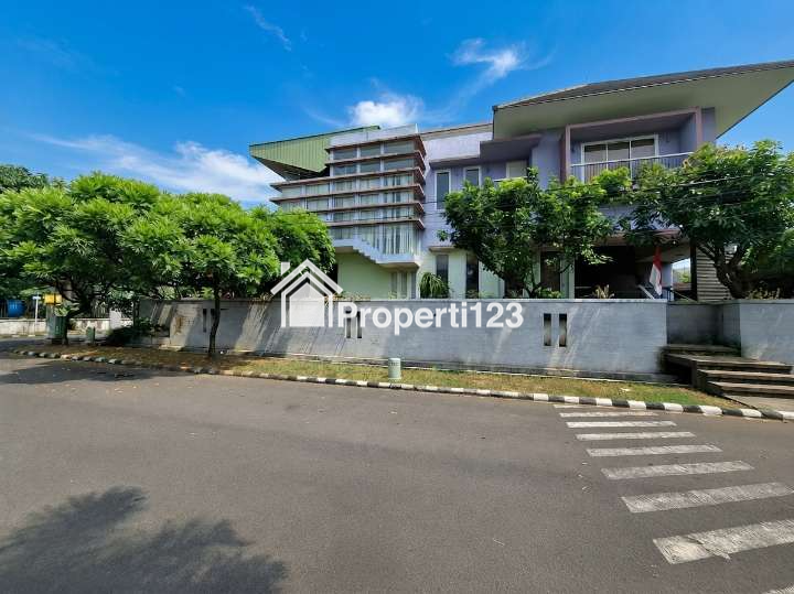 Rumah Hoek 3 Muka Extra Luas Kemang Pratama 2 Bekasi - 1