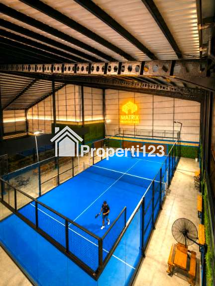 Gedung Lapangan Padel Aktif Dekat Jalan Perjuangan Bekasi Utara - 11