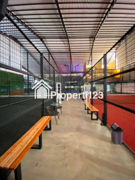 Gedung Lapangan Padel Aktif Dekat Jalan Perjuangan Bekasi Utara - 5