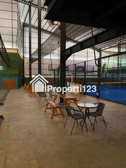 Gedung Lapangan Padel Aktif Dekat Jalan Perjuangan Bekasi Utara - 3