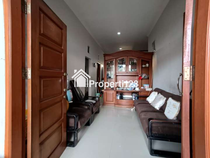 JUAL RUMAH DI BANDUNG SIAP HUNI LOKASI STRATEGIS BEBAS BANJIR DEKAT SEKOLAH DAN RUMAH SAKIT - 4