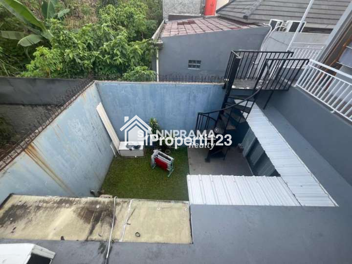 Rumah second 1,5 lantai terawat di Bella Casa Residence Depok - 7