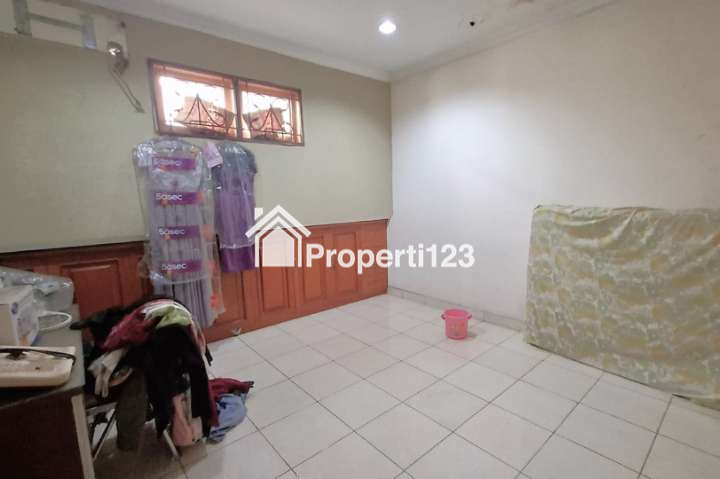 Rumah Strategis Mandala Tomang Jakarta Barat - 10