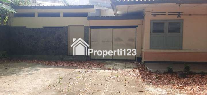 Rumah Belanda Hitung Tanah 1315 m2 SHM View Taman Untuk Kantor Komersial Lingkungan Asri Sejuk Tenang Lokasi Premium Super Strategis di Sayap Jl. Ir. H. Juanda Dago Bandung - 8