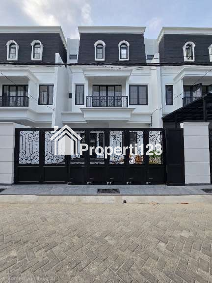 Rumah klasik modern dalam komplek di Pondok Bambu Jaktim - 1