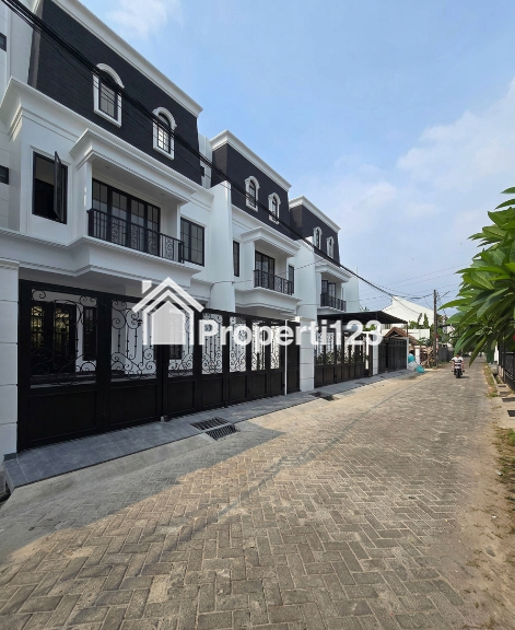 Rumah klasik modern dalam komplek di Pondok Bambu Jaktim - 2