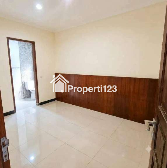Rumah Murah Baru Renovasi Di Gunungsari Indah Wiyung Surabaya Selatan - 4