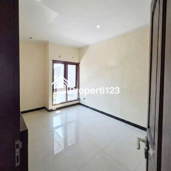 Rumah Murah Baru Renovasi Di Gunungsari Indah Wiyung Surabaya Selatan - 9
