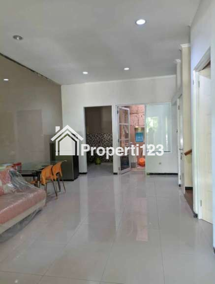 Rumah Minimalis Modern Di Peurmahan Koala Regency Rungkut Surabaya - 2