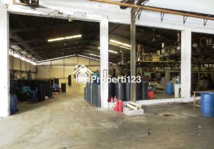 Dijual Murah Gudang di Jalan Raya Kaliabang Tengah, Bekasi Utara, Bekasi - 2