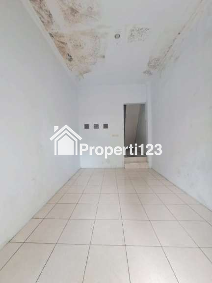 Dijual Rumah 1,5 Lantai Siap Huni di Jalan Gandaria Selatan Pengasinan Rawalumbu Kota Bekasi - 2