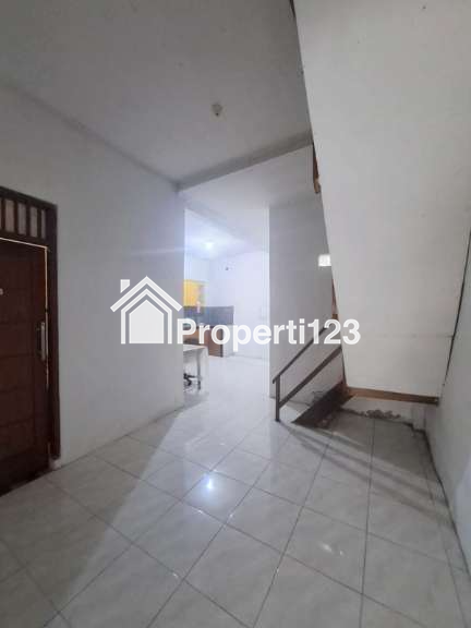 Dijual Rumah 1,5 Lantai Siap Huni di Jalan Gandaria Selatan Pengasinan Rawalumbu Kota Bekasi - 3