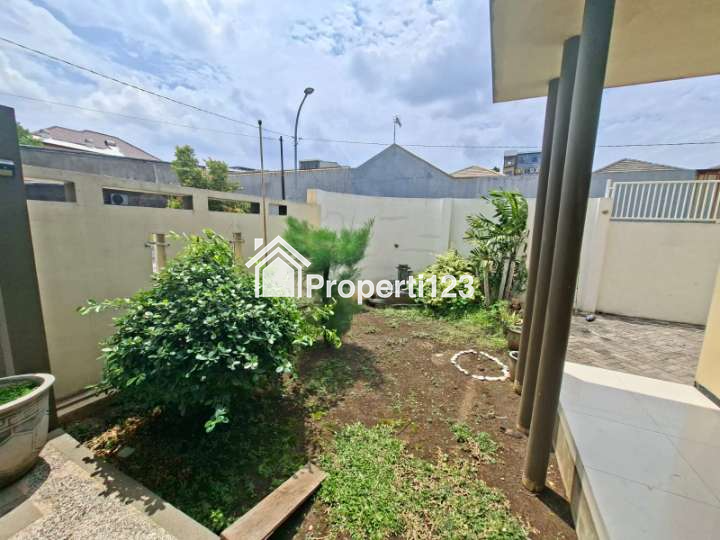 Rumah Semi Furnished Di Klampis aji Sukolilo SUrabaya Timur - 2