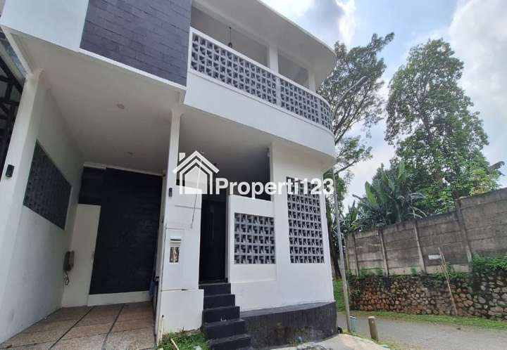 Dijual Cepat Rumah huk 2 Lt strategis di Bintaro sektor 9 Tangerang - 1