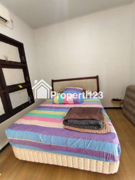 Rumah Modern Di Perumahan Royal Ketintang Regency Surabaya Selatan - 16