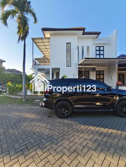 Rumah Modern Di Perumahan Royal Ketintang Regency Surabaya Selatan - 8
